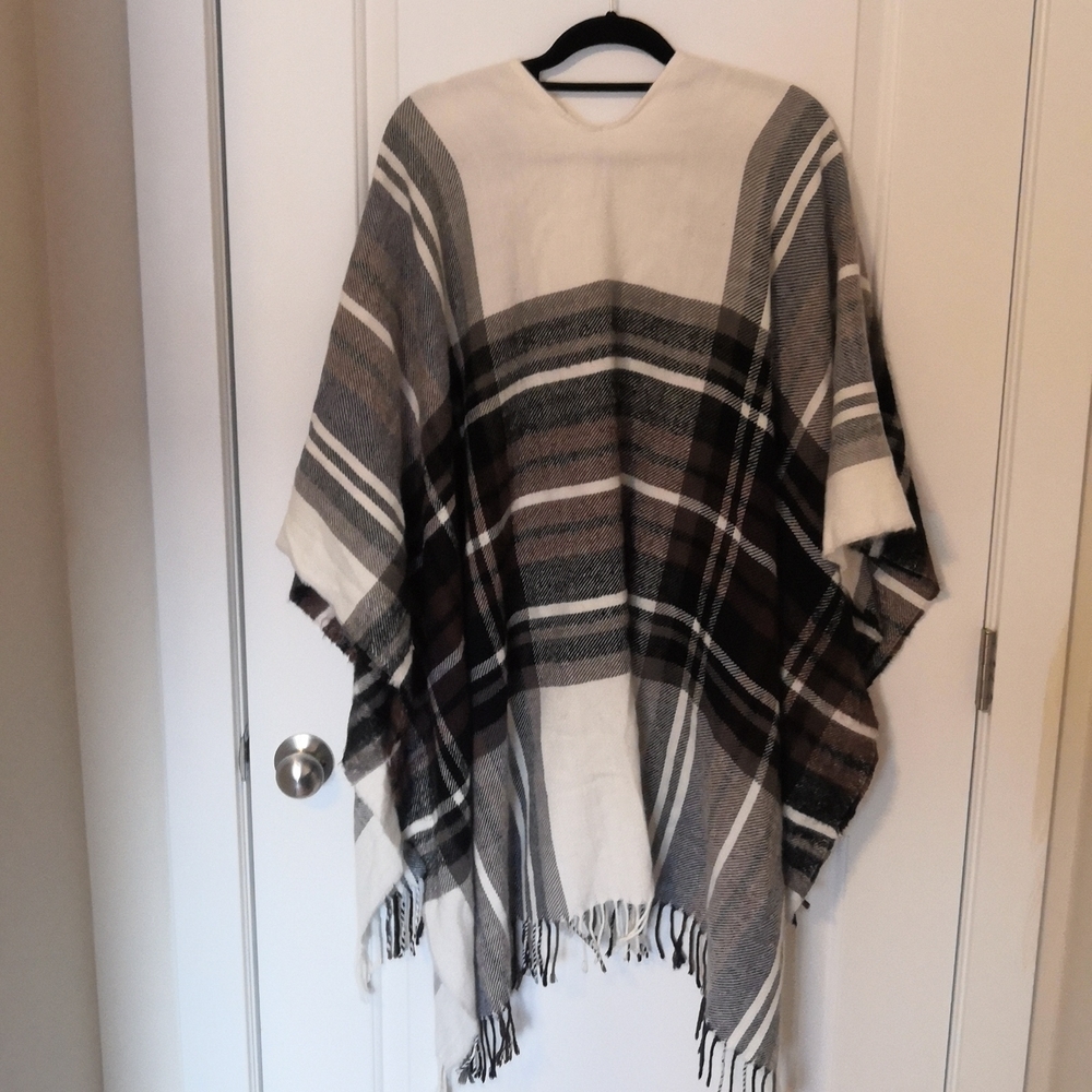 Plaid pattern Shawl - Picture 3 of 3